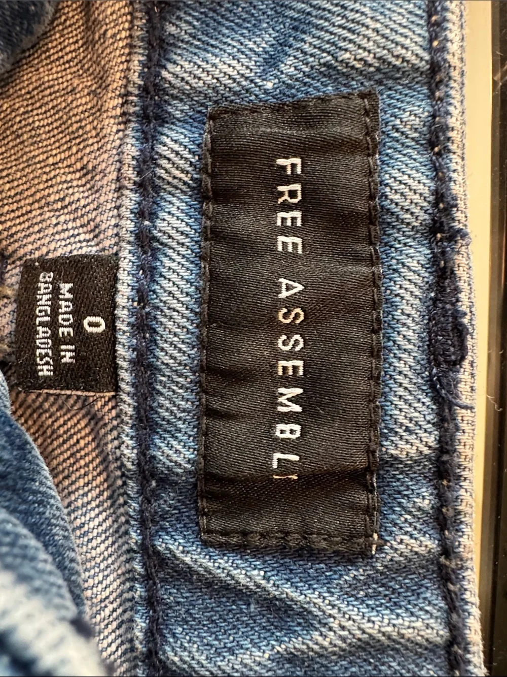High-Rise Wide Leg Jeans in Medium Blue